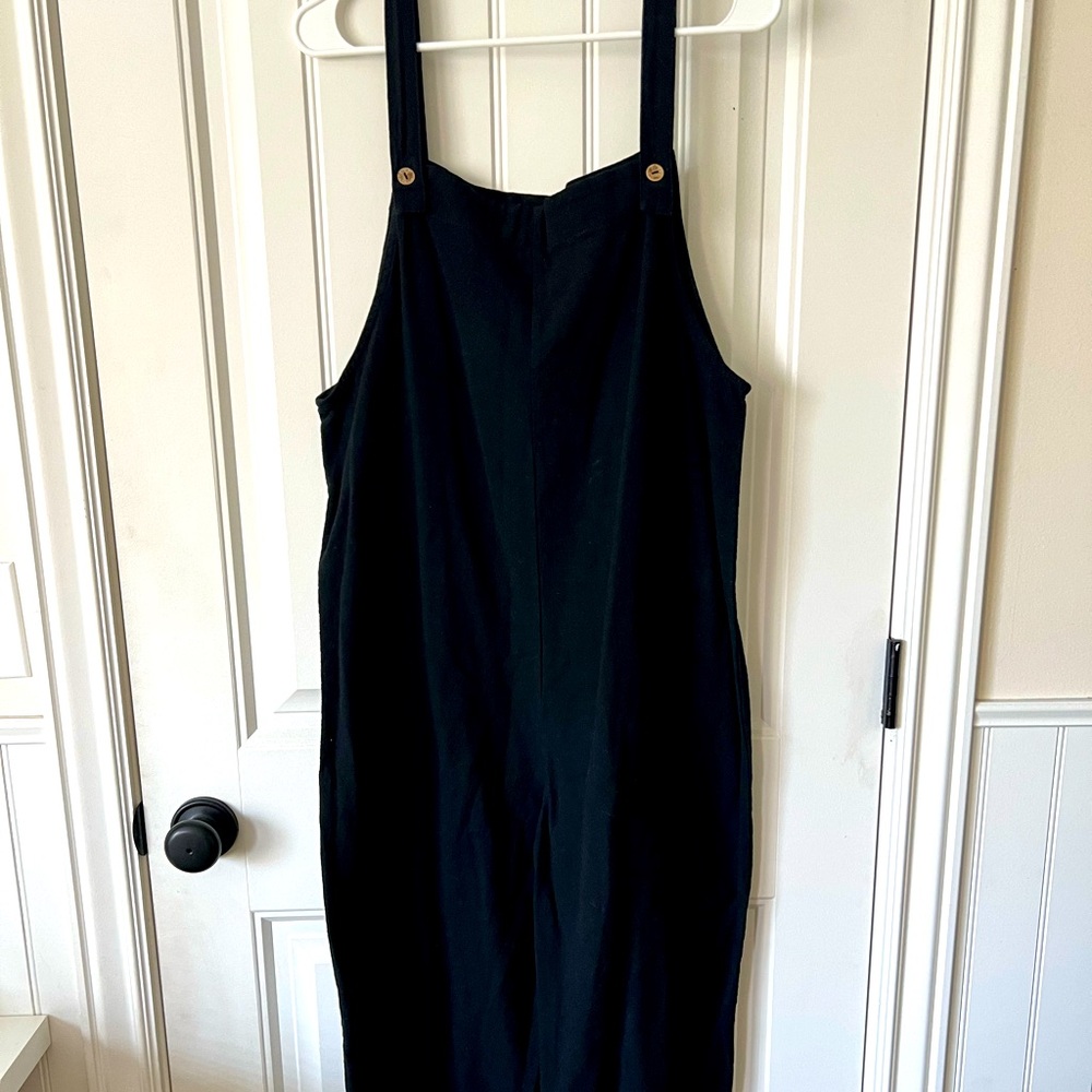 SHEIN linen overalls in black. Size L. Back pockets. Oversized, comfy fit.